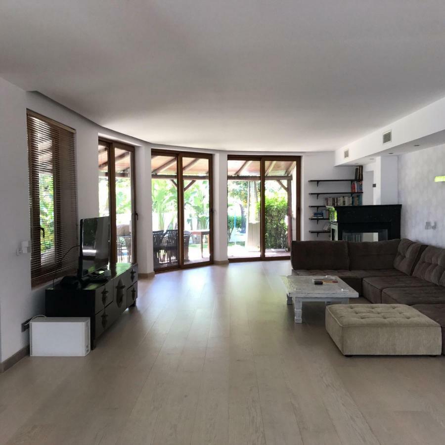 Villa With Heated Pool And Jacuzzi Close To Puerto Banus And Beach إِستيبونا المظهر الخارجي الصورة